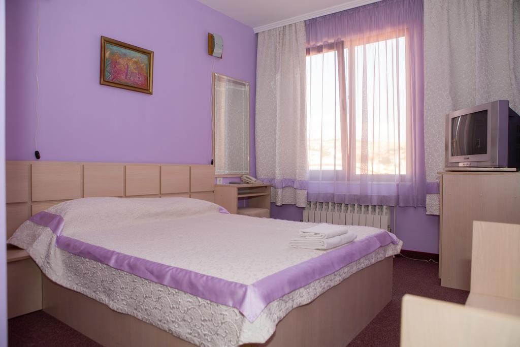 Семеен Хотел Сокол Sandanski Habitación foto